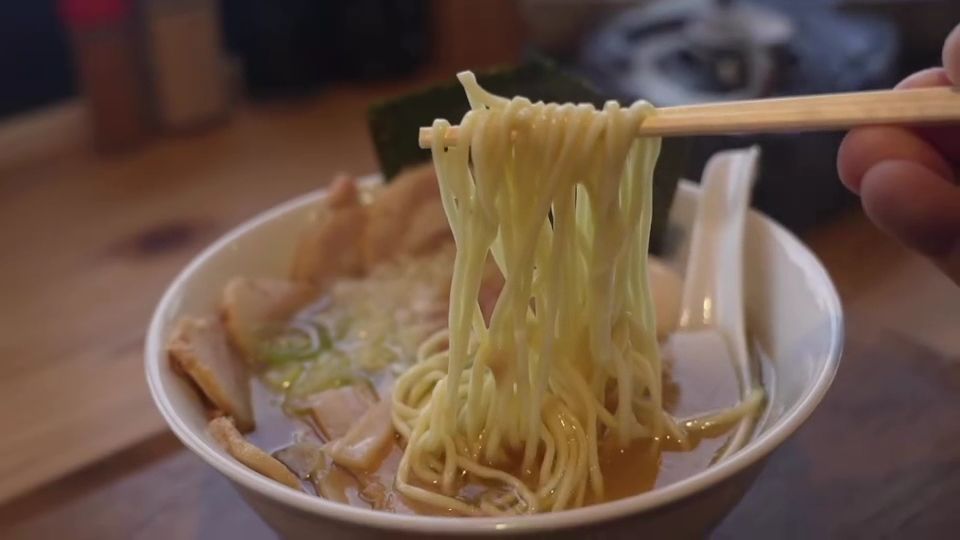 ストレートの中太麺